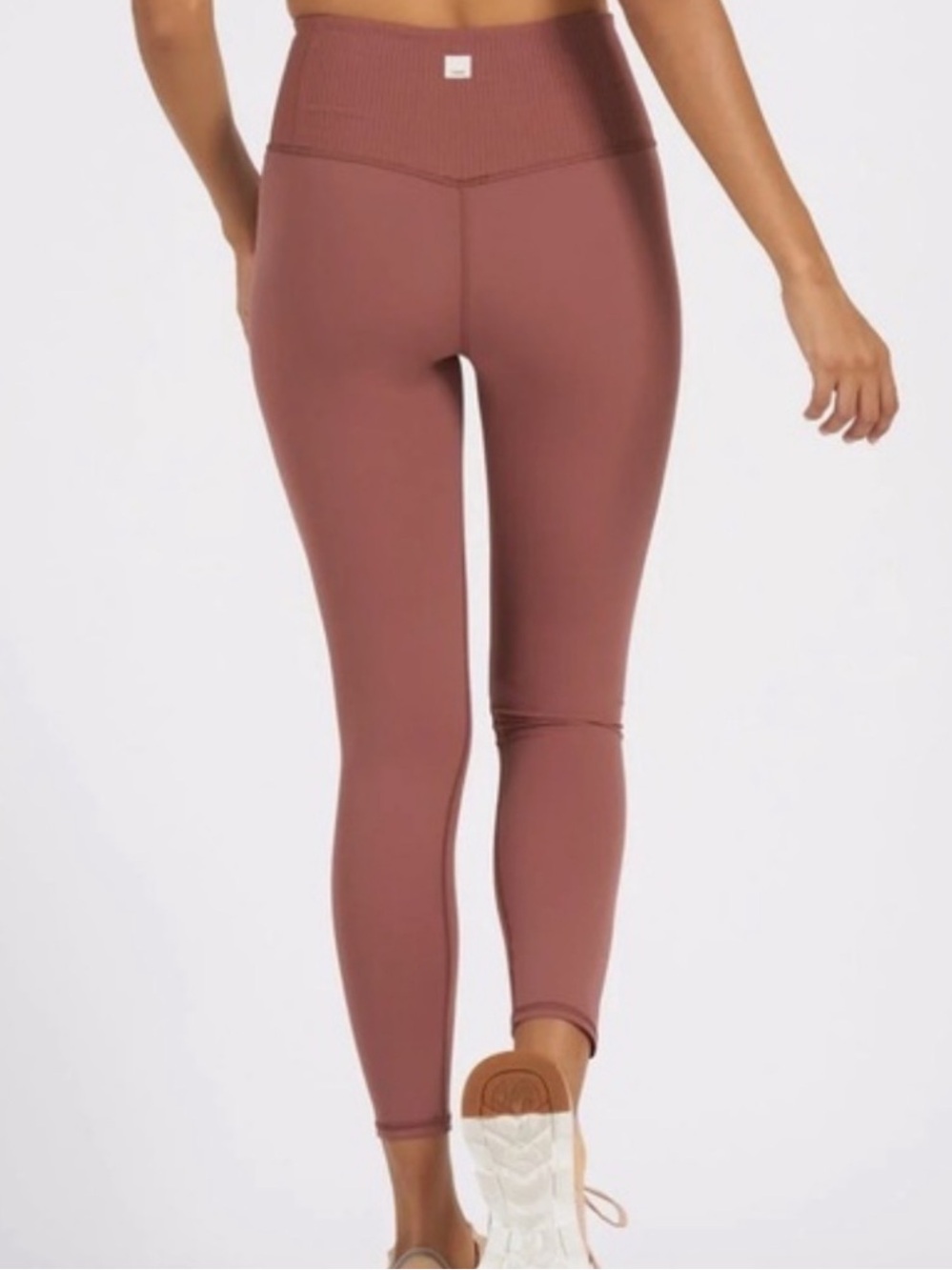 Vuori Rib Studio Performance Leggings in Desert Rose Size Small